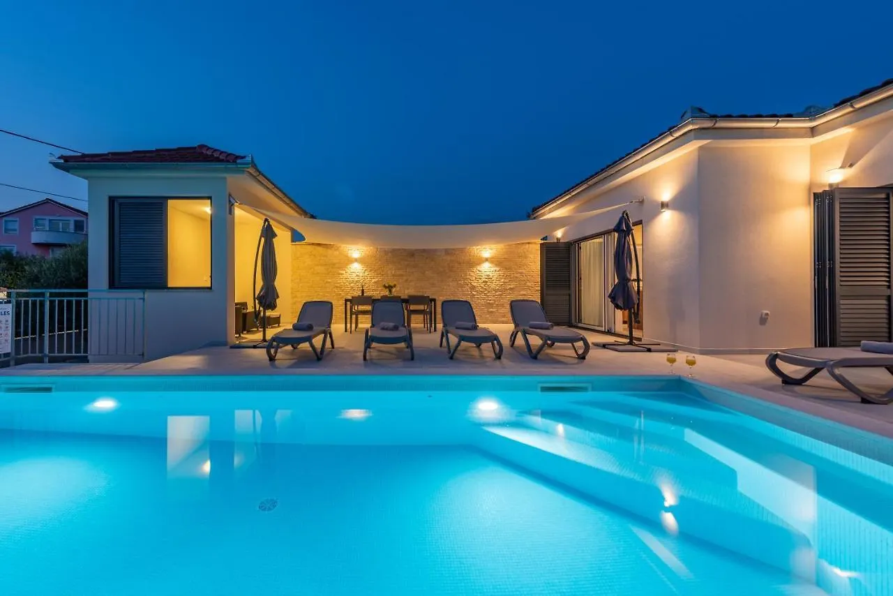 Villa Golubica Сукошан 0*,